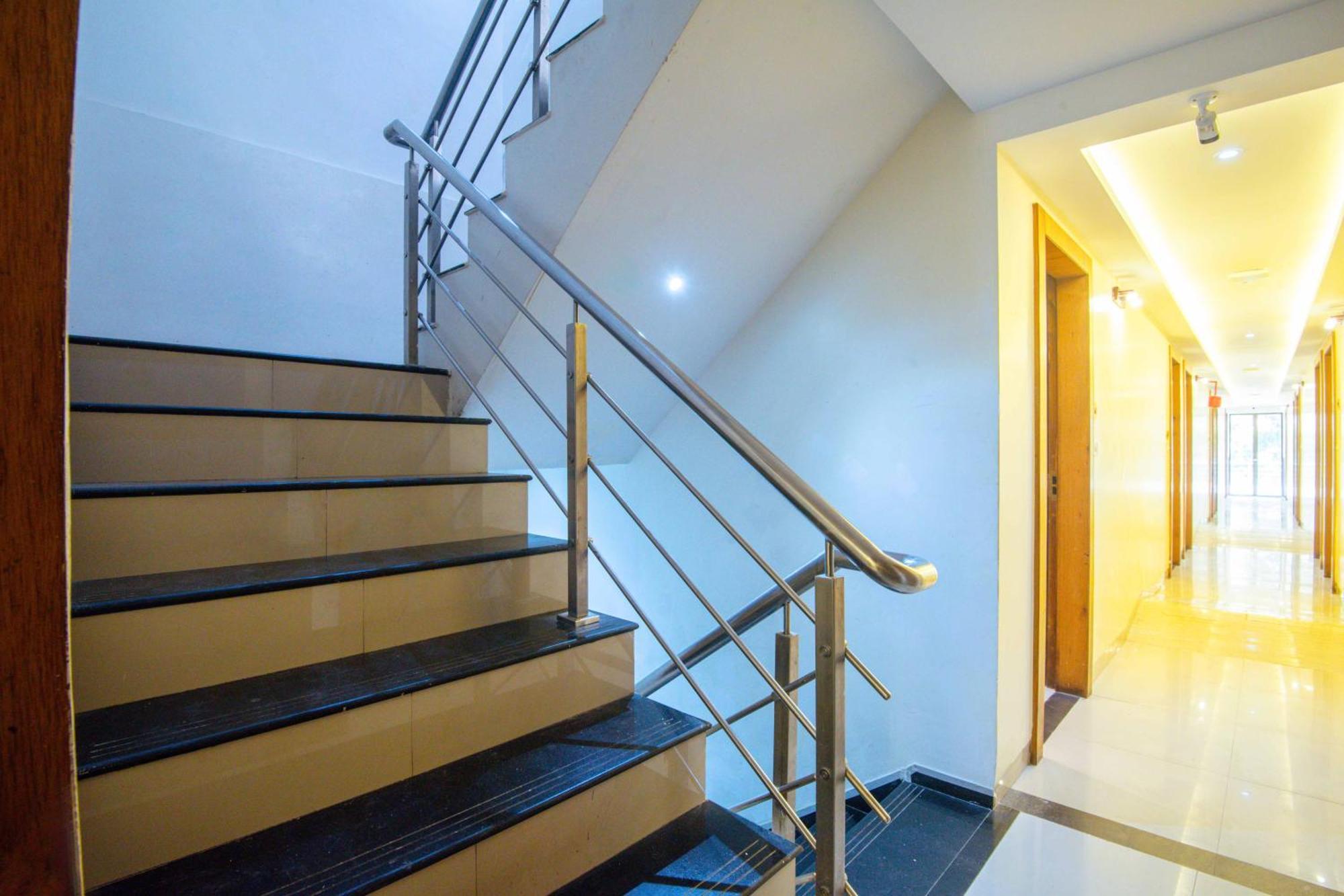 Treebo Anam International Hotel Mumbai Exterior photo